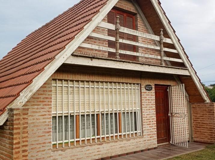 Casa · 70m² · 3 Ambientes · 2 Cocheras