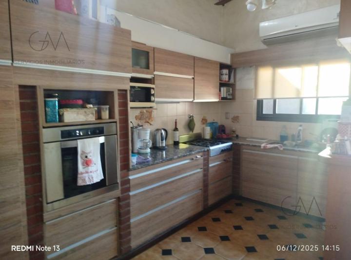 Casa · 270m² · 5 Ambientes · 3 Cocheras
