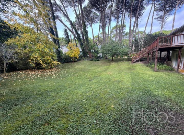 Casa · 860m² · 5 Ambientes · 1 Cochera