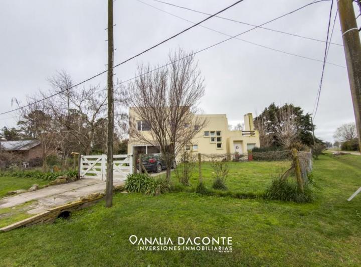 Casa · 221m² · 5 Ambientes · 2 Cocheras