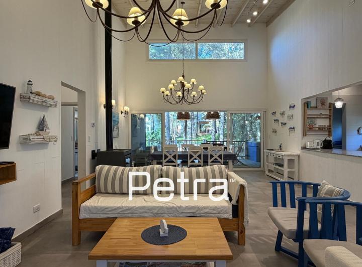 Casa · 146m² · 5 Ambientes · 1 Cochera