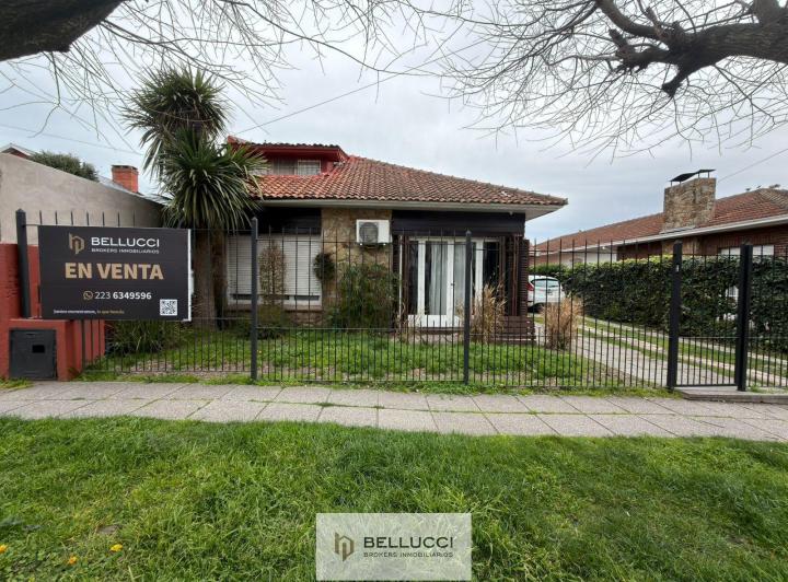 Casa · 200m² · 5 Ambientes
