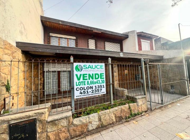 Casa · 234m² · 4 Ambientes · 4 Cocheras