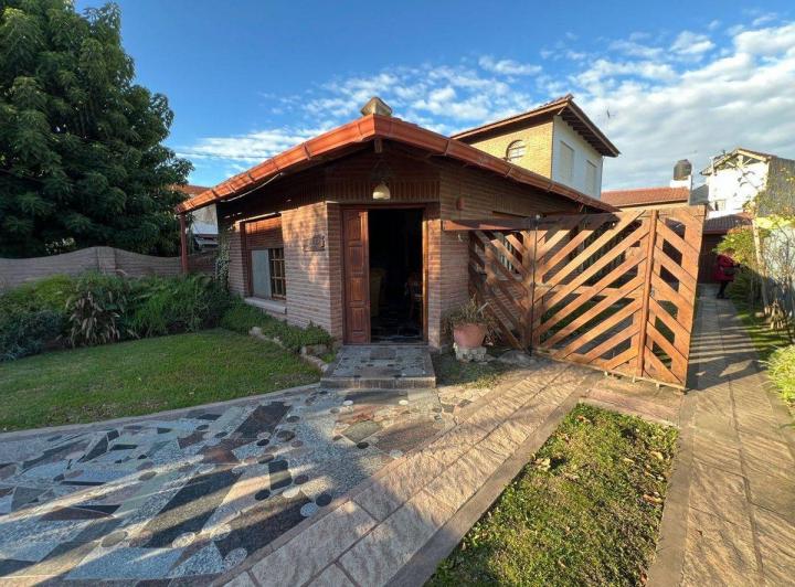 Casa · 205m² · 6 Ambientes