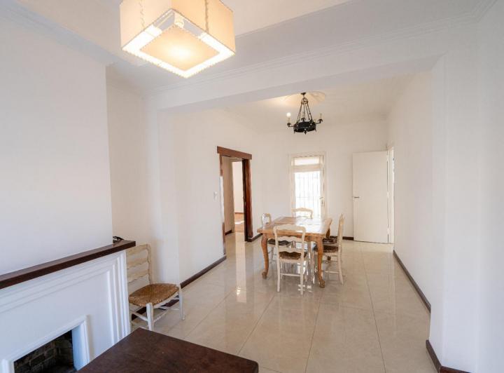 Casa · 200m² · 4 Ambientes · 1 Cochera