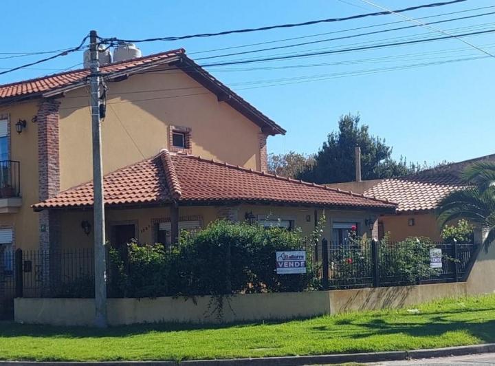 Casa · 191m² · 4 Ambientes · 1 Cochera