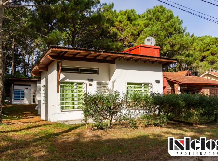 Casa · 1m² · 3 Ambientes · 1 Cochera