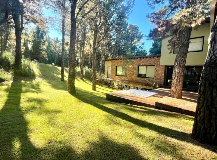 Casa · 215m² · 6 Ambientes