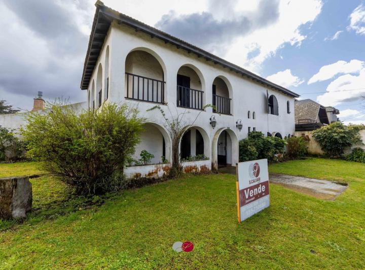 Casa · 200m² · 4 Ambientes · 1 Cochera