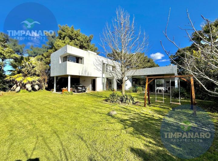 Casa · 150m² · 5 Ambientes · 2 Cocheras