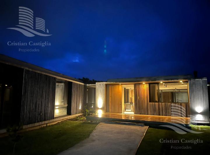 Casa · 250m² · 5 Ambientes