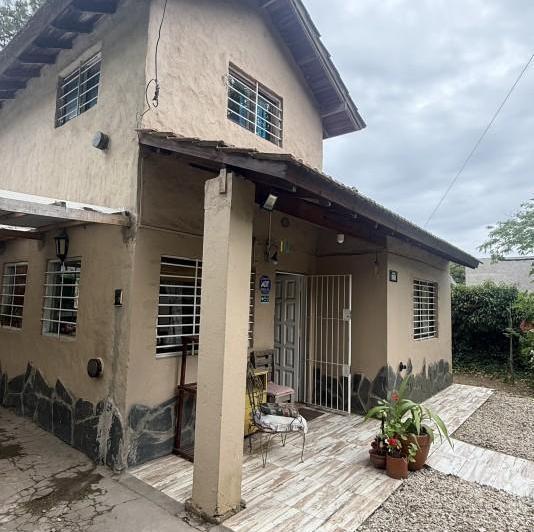 Casa · 75m² · 4 Ambientes · 3 Cocheras