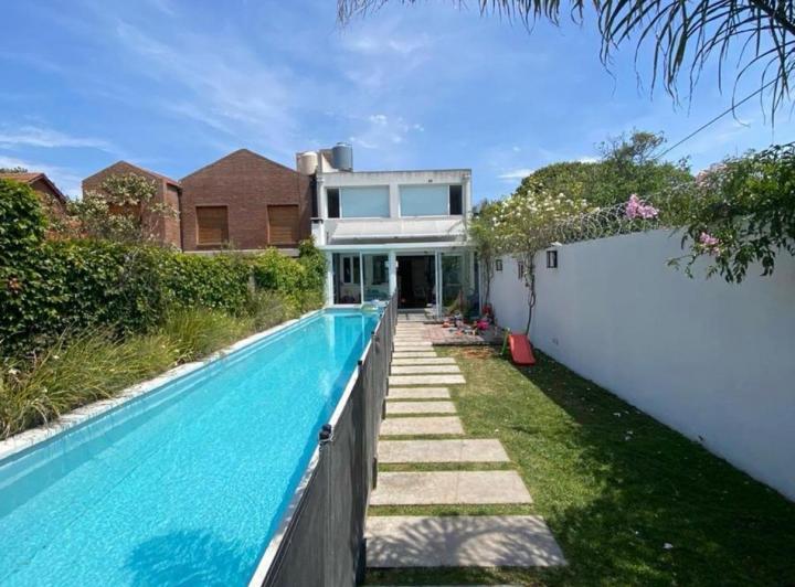 Casa · 176m² · 4 Ambientes · 2 Cocheras