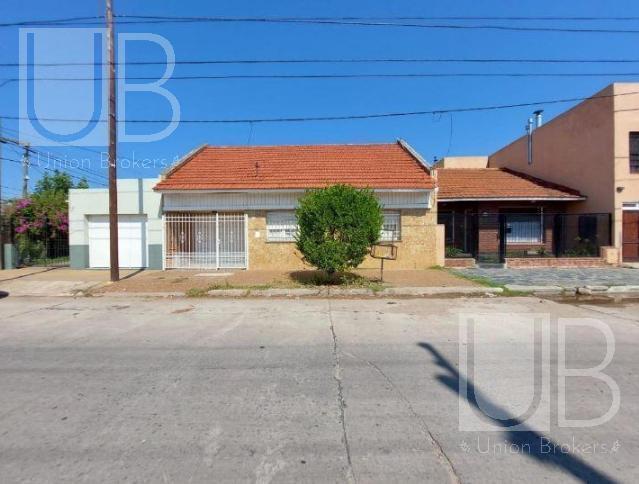 Casa · 200m² · 5 Ambientes · 1 Cochera