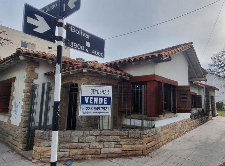 Casa · 136m² · 4 Ambientes · 1 Cochera
