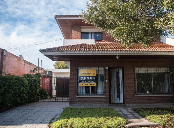 Casa · 148m² · 4 Ambientes · 2 Cocheras