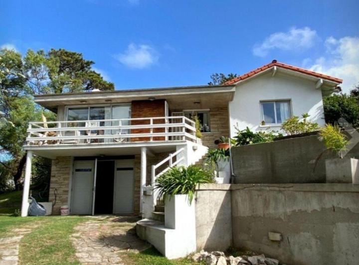Casa · 182m² · 5 Ambientes · 1 Cochera