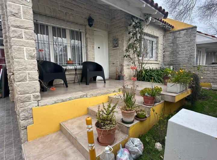 Casa · 140m² · 3 Ambientes · 3 Cocheras