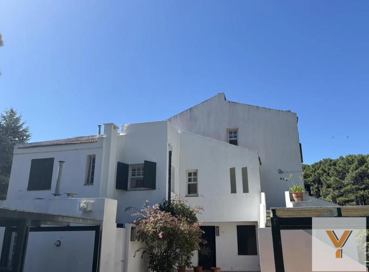 Casa · 195m² · 4 Ambientes
