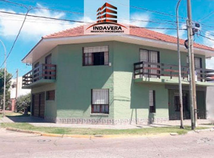 Casa · 310m² · 6 Ambientes · 3 Cocheras