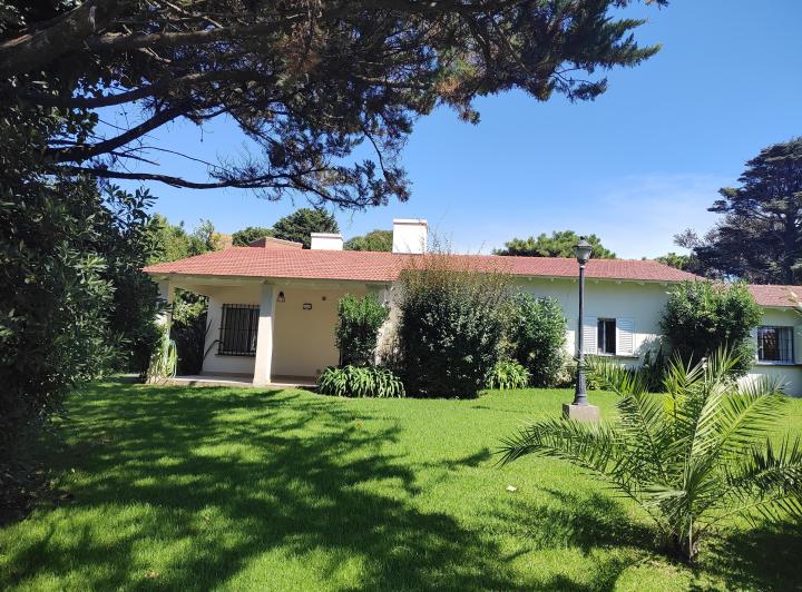 Casa · 150m² · 4 Ambientes · 1 Cochera