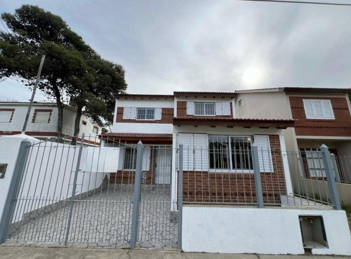 Casa · 90m² · 4 Ambientes · 1 Cochera