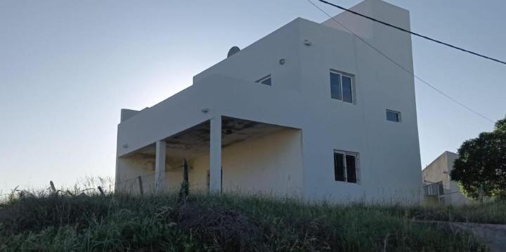 Casa · 93m² · 4 Ambientes · 1 Cochera
