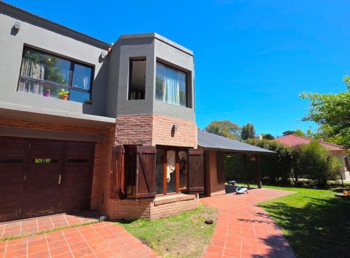 Casa · 235m² · 4 Ambientes