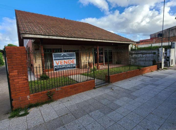 Casa · 200m² · 4 Ambientes · 1 Cochera