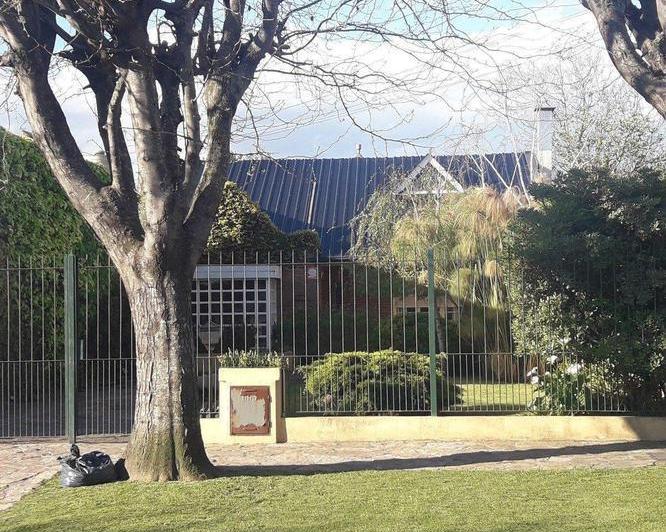 Casa · 150m² · 5 Ambientes · 3 Cocheras
