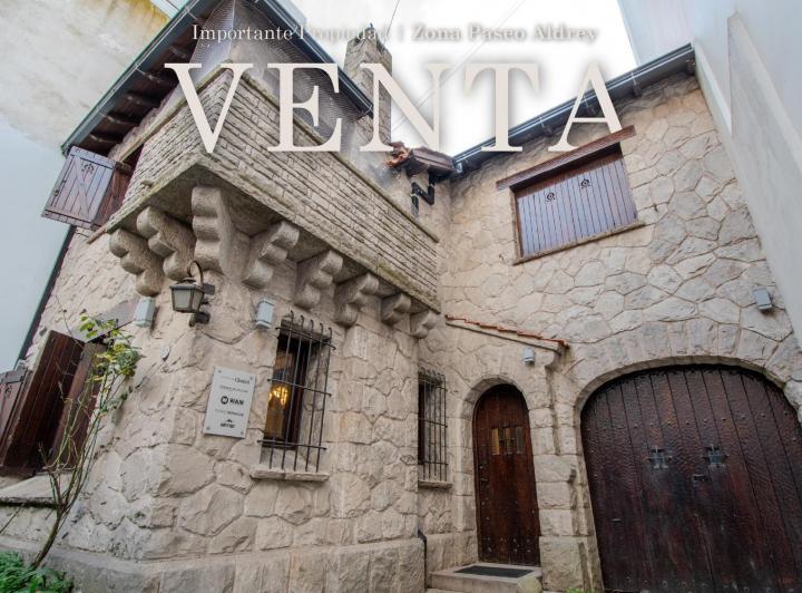 Casa · 270m² · 5 Ambientes · 1 Cochera