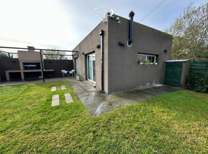 Casa · 50m² · 1 Ambiente · 4 Cocheras