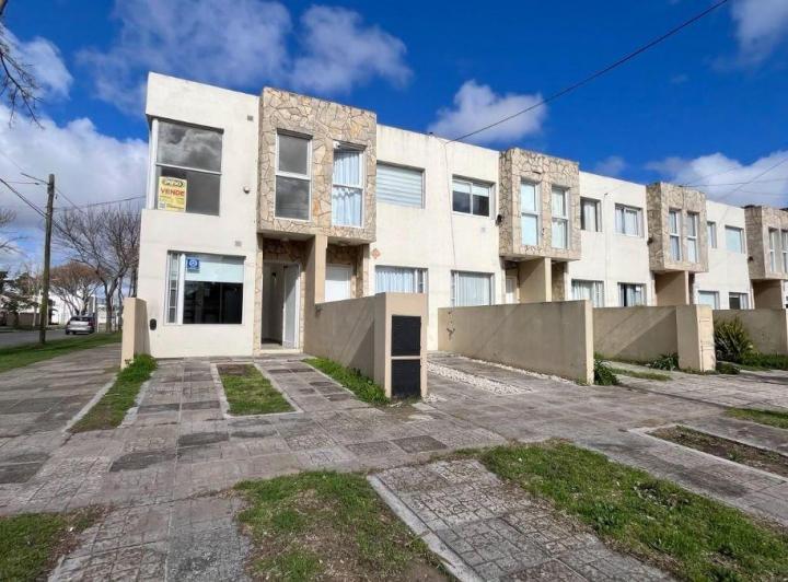 Casa · 40m² · 3 Ambientes · 1 Cochera