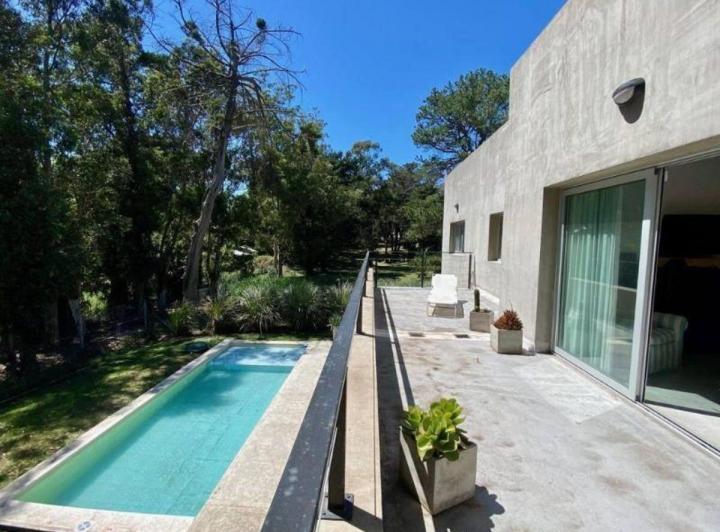 Casa · 280m² · 5 Ambientes · 1 Cochera