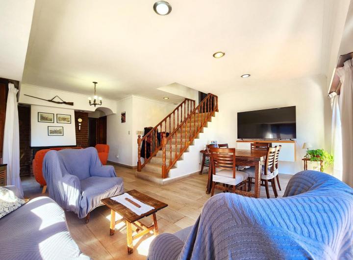 Casa · 145m² · 4 Ambientes · 2 Cocheras