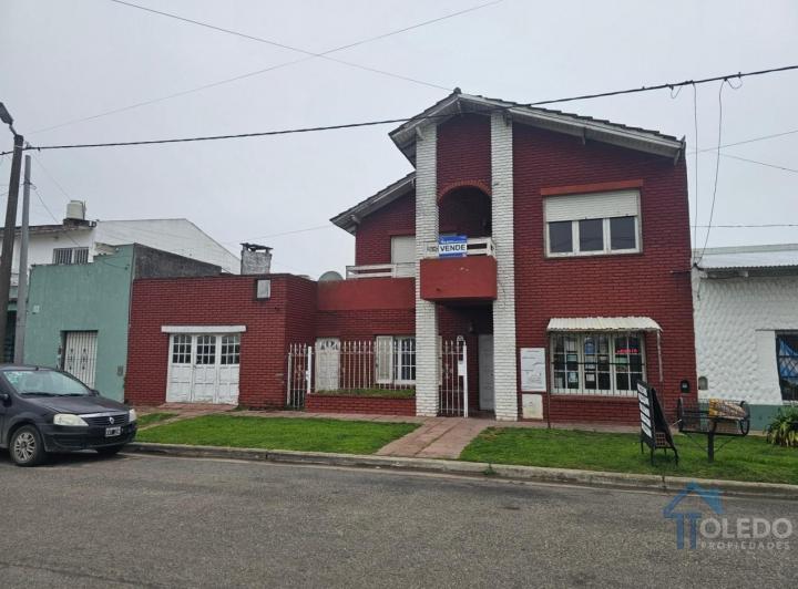 Casa · 190m² · 5 Ambientes · 2 Cocheras