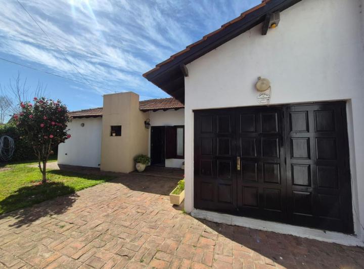 Casa · 96m² · 4 Ambientes · 1 Cochera