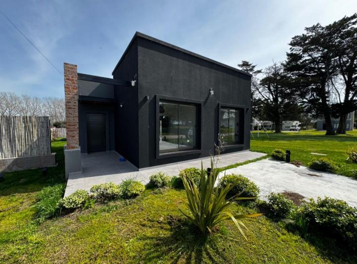 Casa · 100m² · 3 Ambientes · 1 Cochera