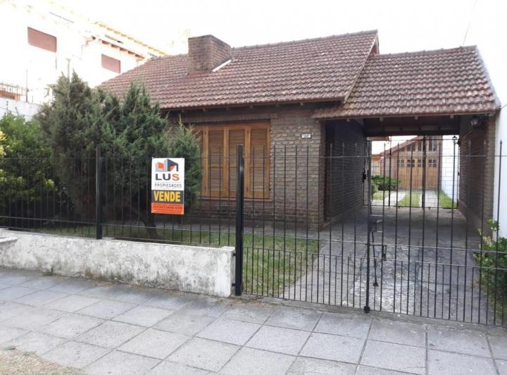 Casa · 150m² · 6 Ambientes · 3 Cocheras