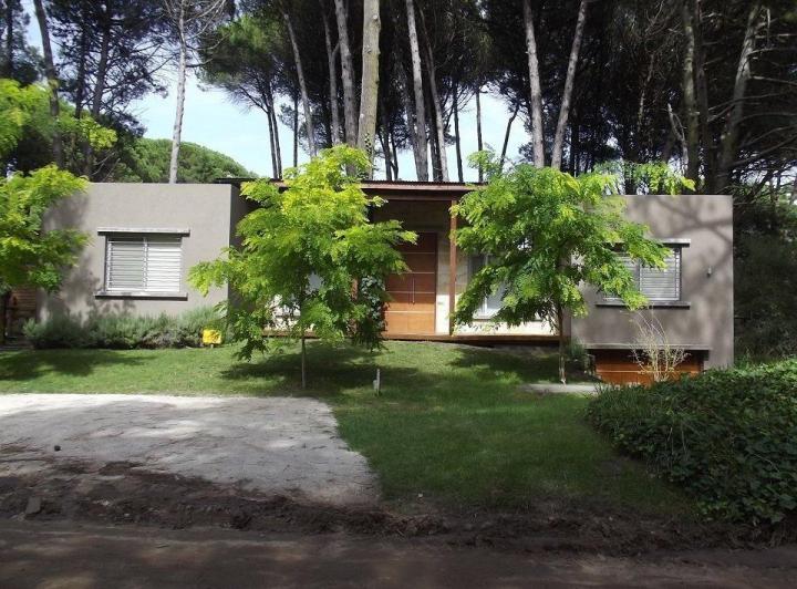 Casa · 196m² · 5 Ambientes · 1 Cochera