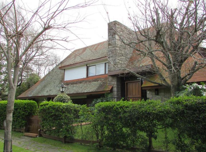 Casa · 363m² · 5 Ambientes · 2 Cocheras