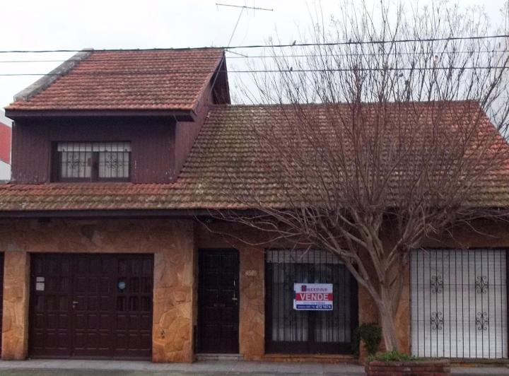 Casa · 130m² · 3 Dormitorios · 1 Cochera