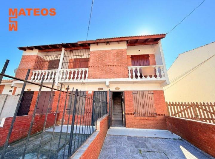 Casa · 40m² · 4 Ambientes · 1 Cochera