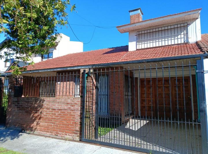 Casa · 170m² · 3 Dormitorios · 1 Cochera