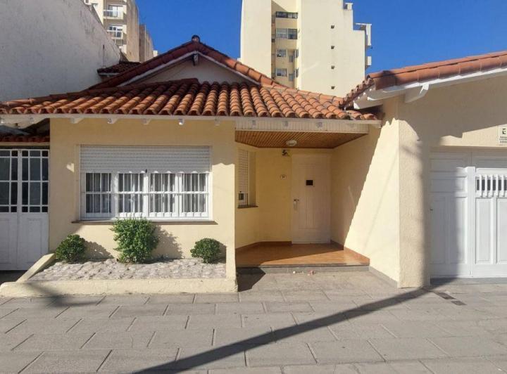 Casa · 166m² · 5 Ambientes · 1 Cochera