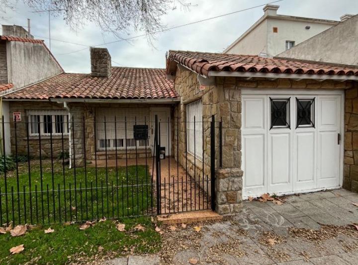 Casa · 170m² · 4 Ambientes · 2 Cocheras