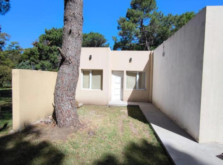 Casa · 180m² · 9 Ambientes · 3 Cocheras