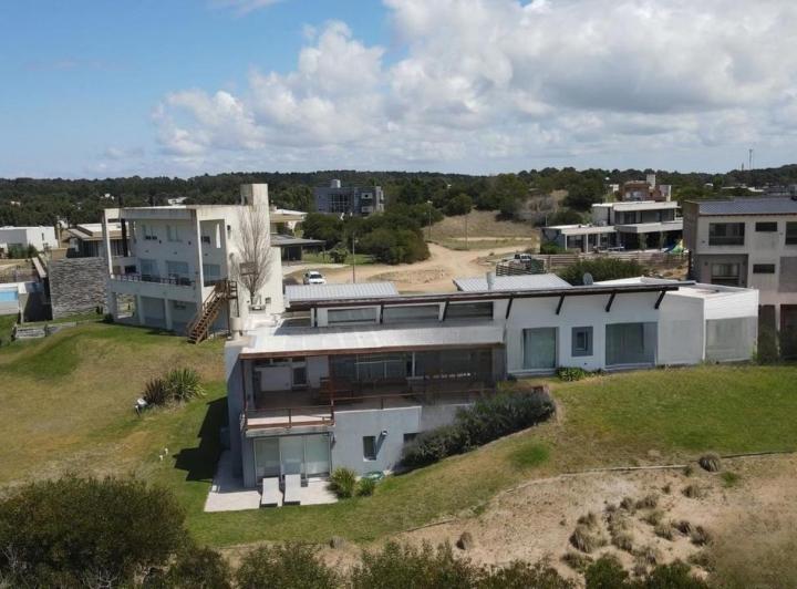 Casa · 400m² · 9 Ambientes