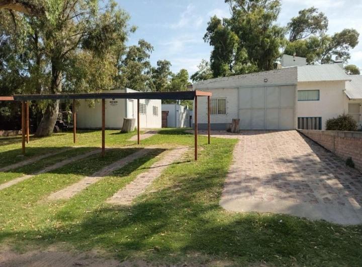 Casa · 240m² · 4 Ambientes · 1 Cochera