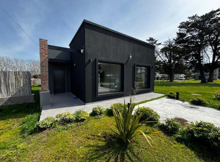 Casa · 450m² · 3 Ambientes · 1 Cochera